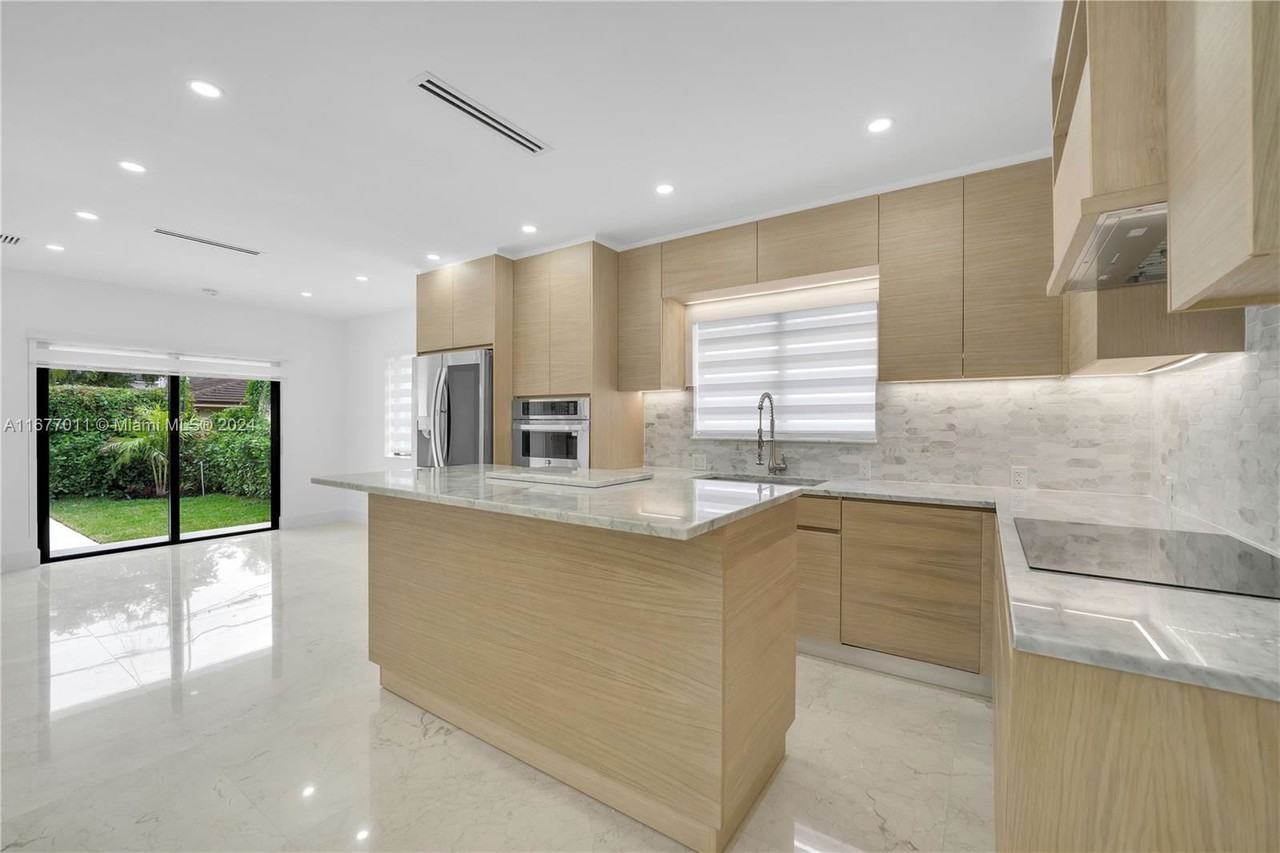 728 Majorca Ave - Photo 3 of 8