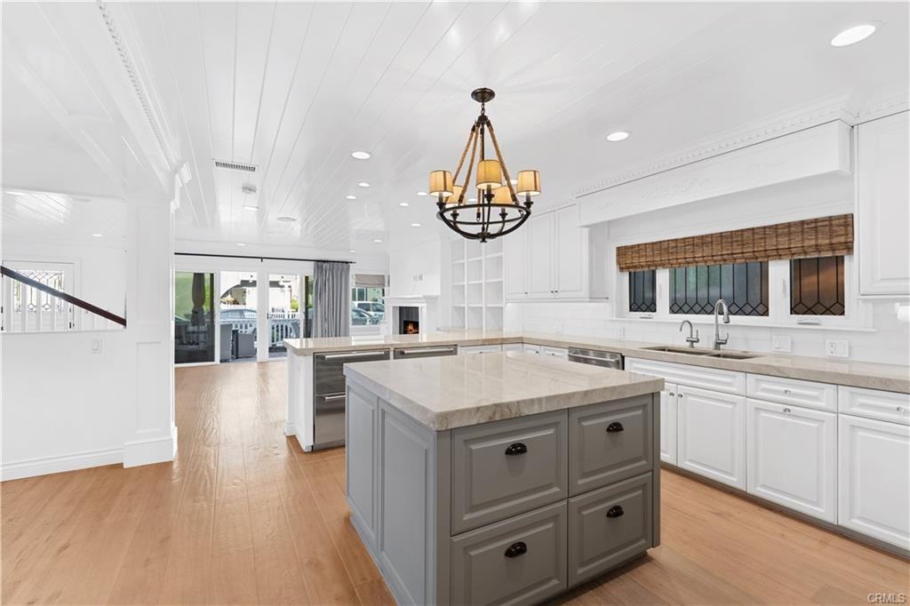 111 Diamond Ave - Photo 3 of 8