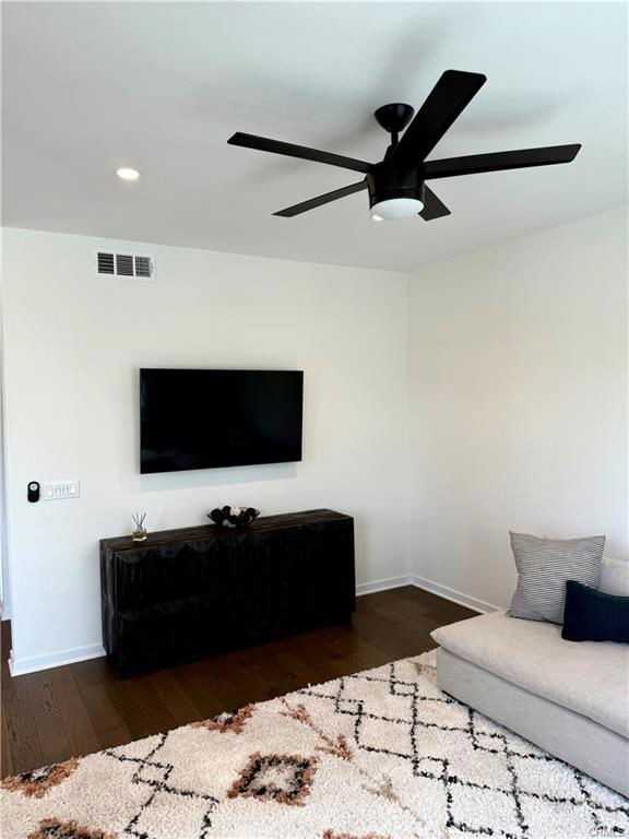 1197 Winslow Ln - Photo 3 of 8