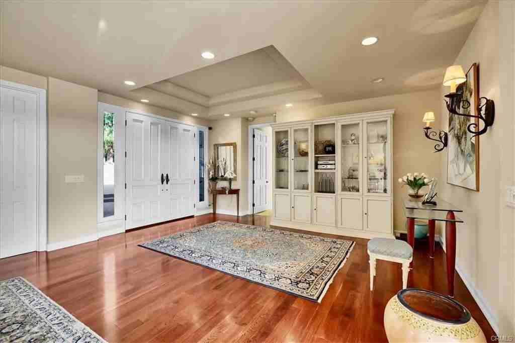 15 Inverness Ln - Photo 2 of 8