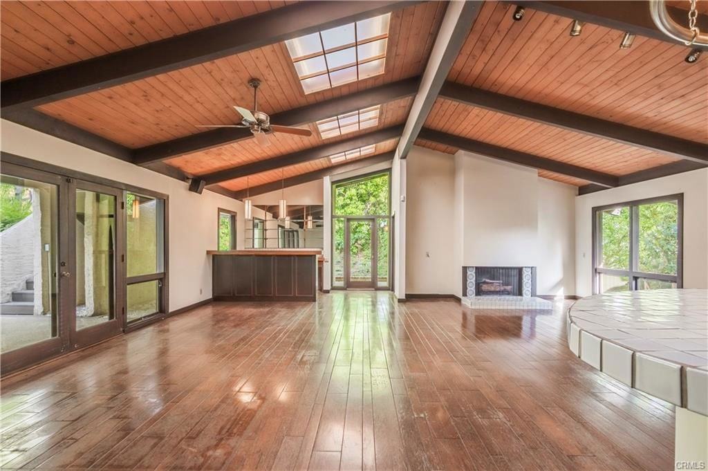 1340 Oak View Ave - Photo 2 of 8