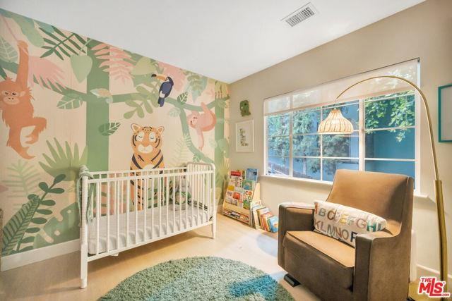 380 Tamarac Dr - Photo 2 of 8