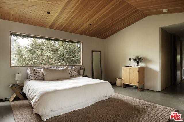 1338 Glen Oaks Blvd - Photo 2 of 8