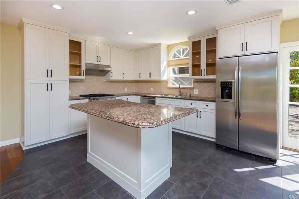 1731 Golf Club Dr - Photo 2 of 8