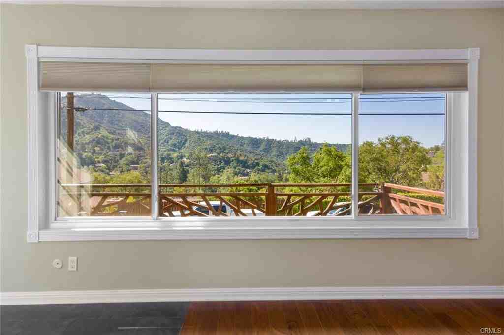 1731 Golf Club Dr - Photo 3 of 8