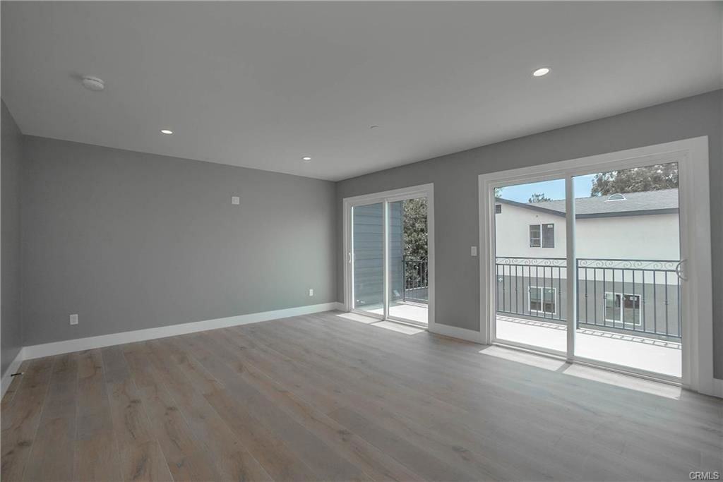 6823 Live Oak St #B - Photo 3 of 8