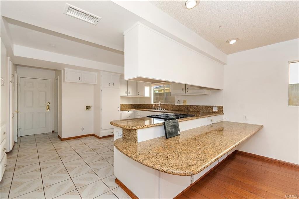 630 N 20th St - Photo 3 of 8