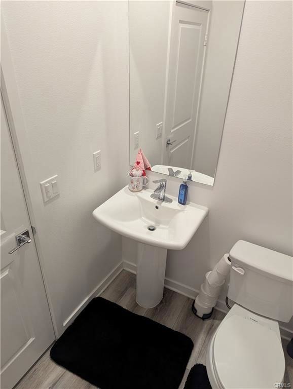 1385 E 23rd St - Photo 3 of 8