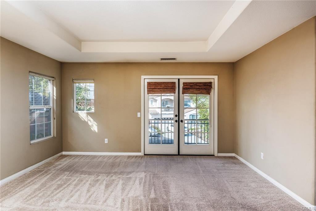 2959 Hathaway Ct - Photo 2 of 8