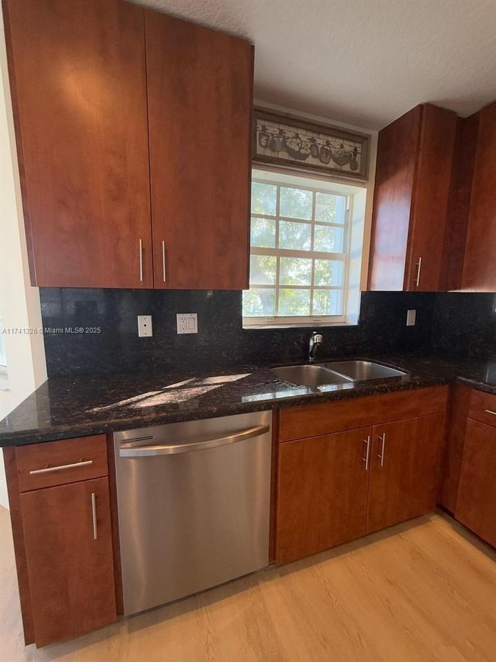 13848 Northwest 22nd Street - Photo 6 of 8