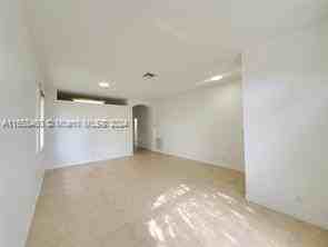 3704 Woodfield Ct - Photo 5 of 8