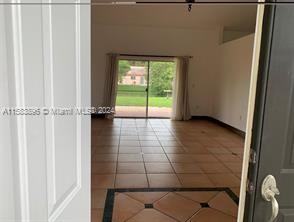 4203 Nw 54th St - Photo 5 of 8