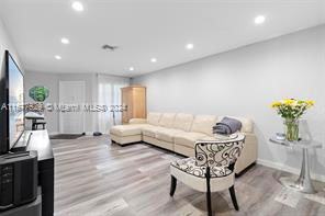 9731 Nw 37th St - Photo 7 of 8