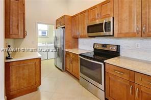 12318 Nw 25th St - Photo 4 of 8