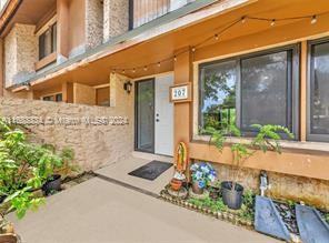 207 Wimbledon Lake Dr - Photo 2 of 8