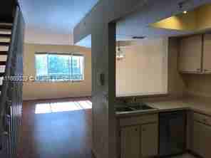 781 Sw 148th Ave - Photo 2 of 8