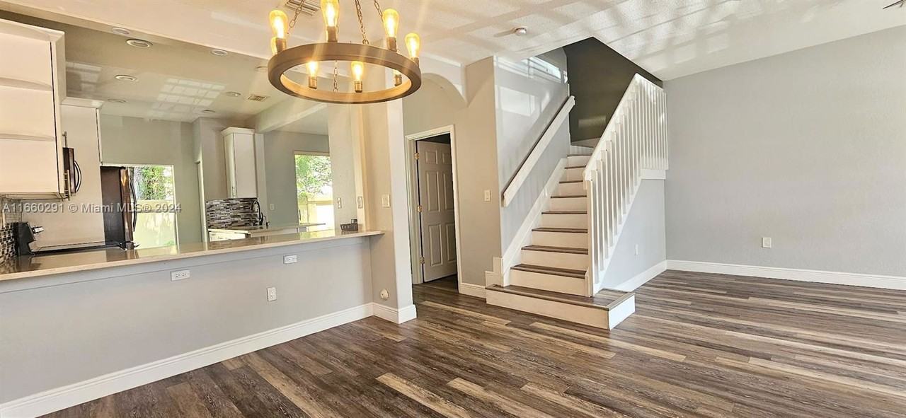 3311 Merrick Ln - Photo 6 of 8