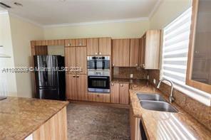 4522 Nw 67th Ave - Photo 4 of 8