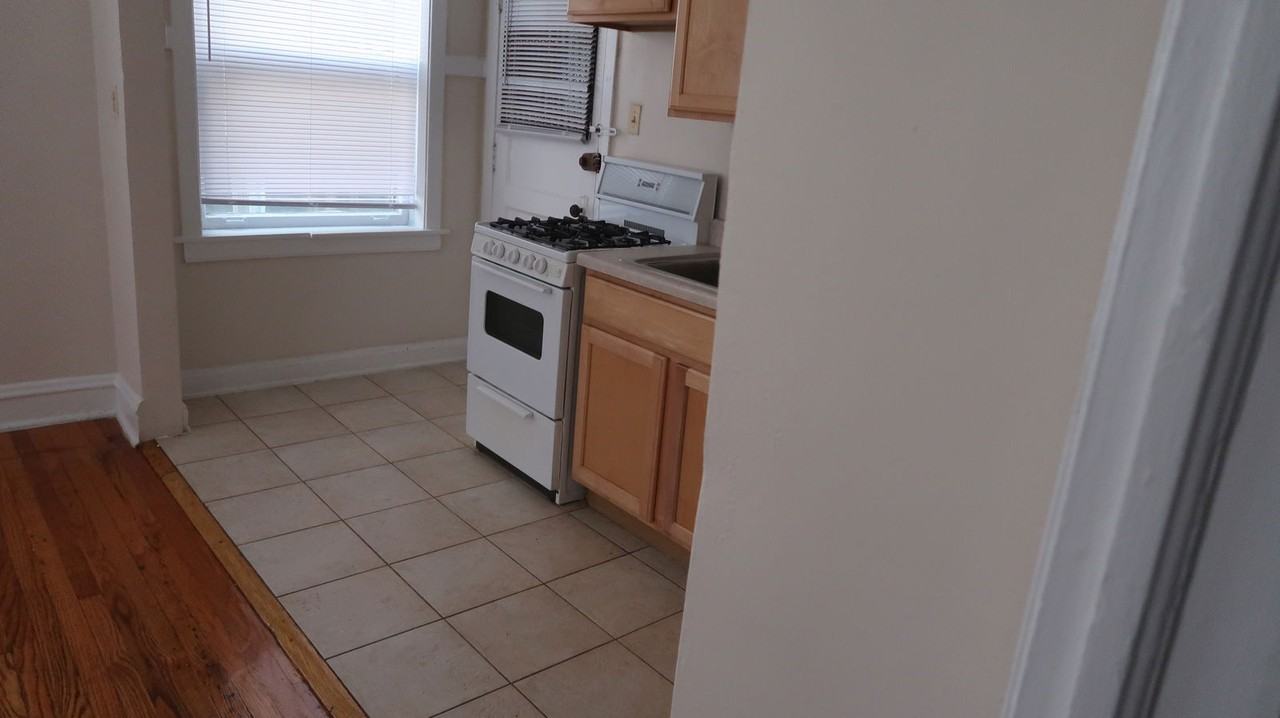 1714 W Albion Ave #A2 - Photo 6 of 8