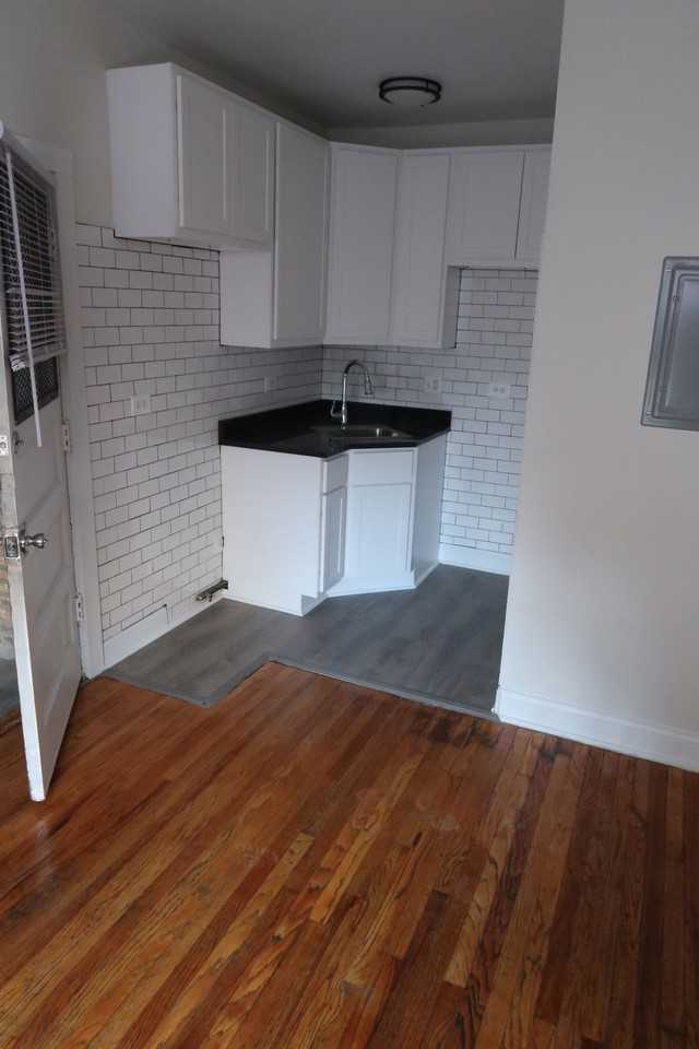 1702 W Albion Ave #3S - Photo 2 of 8