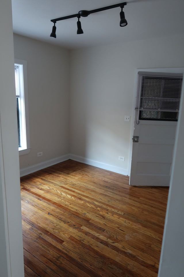 1702 W Albion Ave #3S - Photo 6 of 8