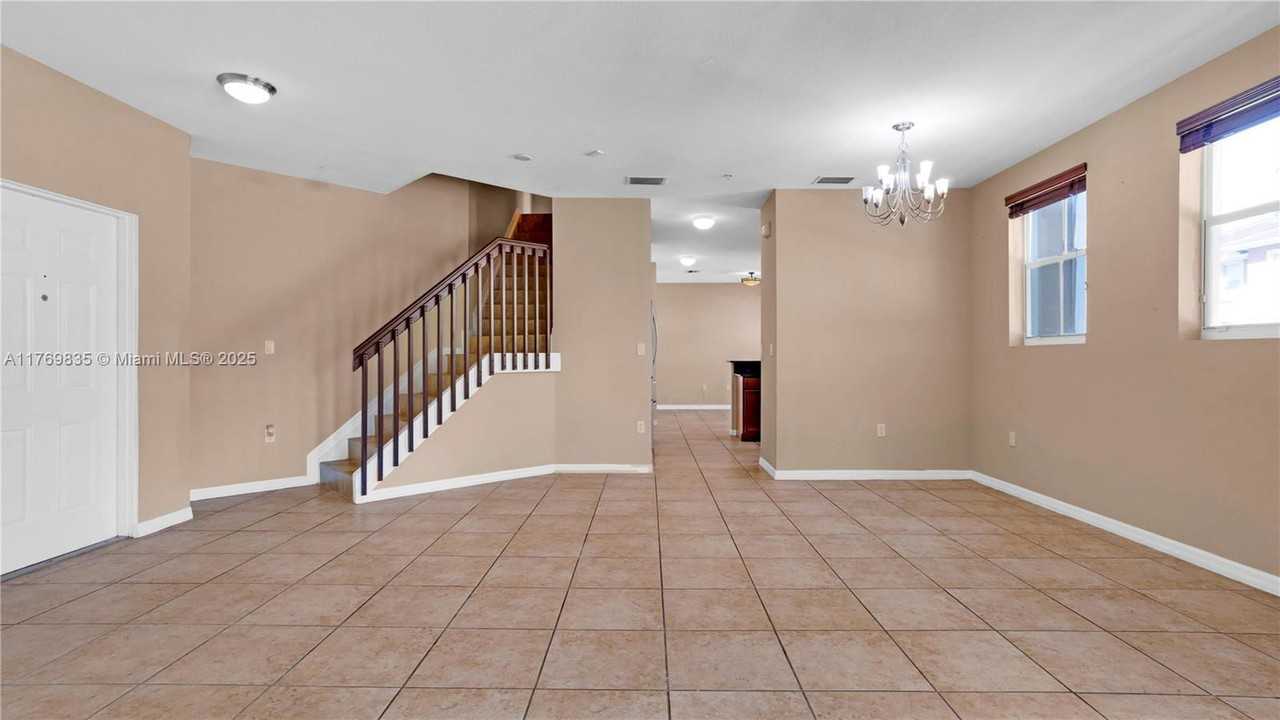 8899 Nw 107th Ct - Photo 2 of 8