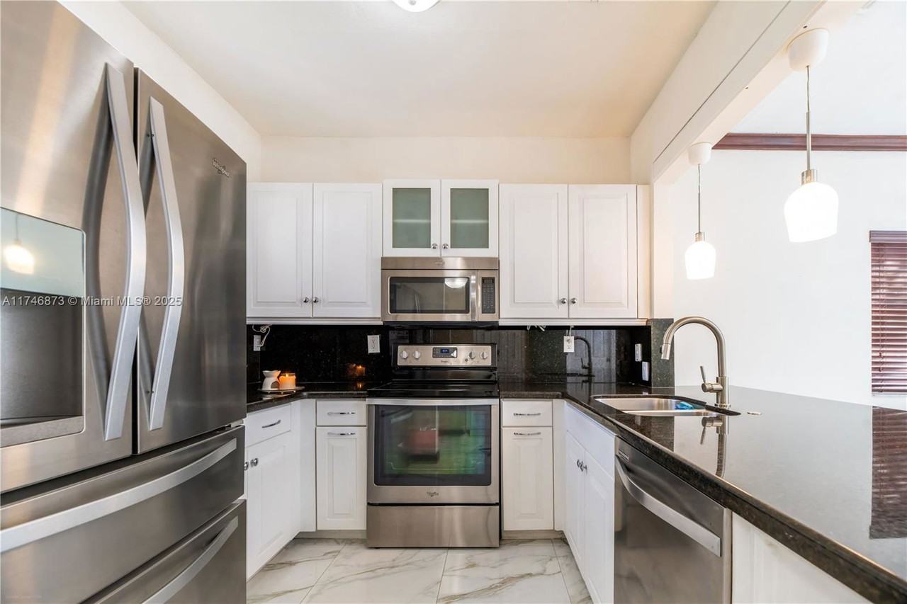 12762 Sw 49th Ct - Photo 3 of 8