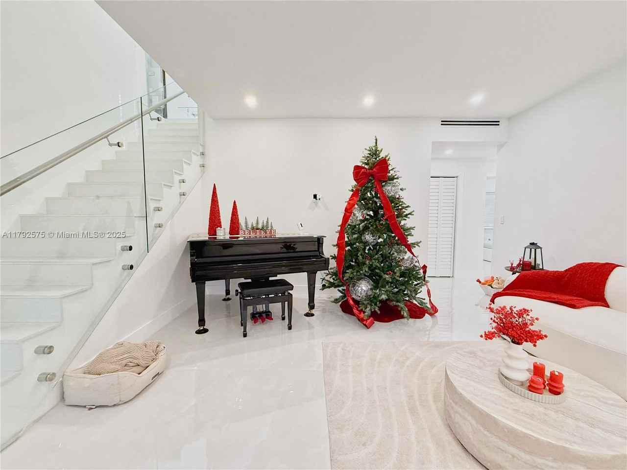 927 Sw 18th Ave - Photo 5 of 8