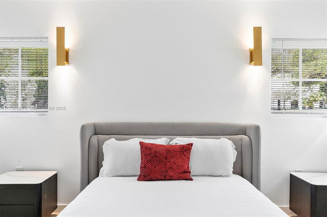 58 Ne 45th St - Photo 4 of 8