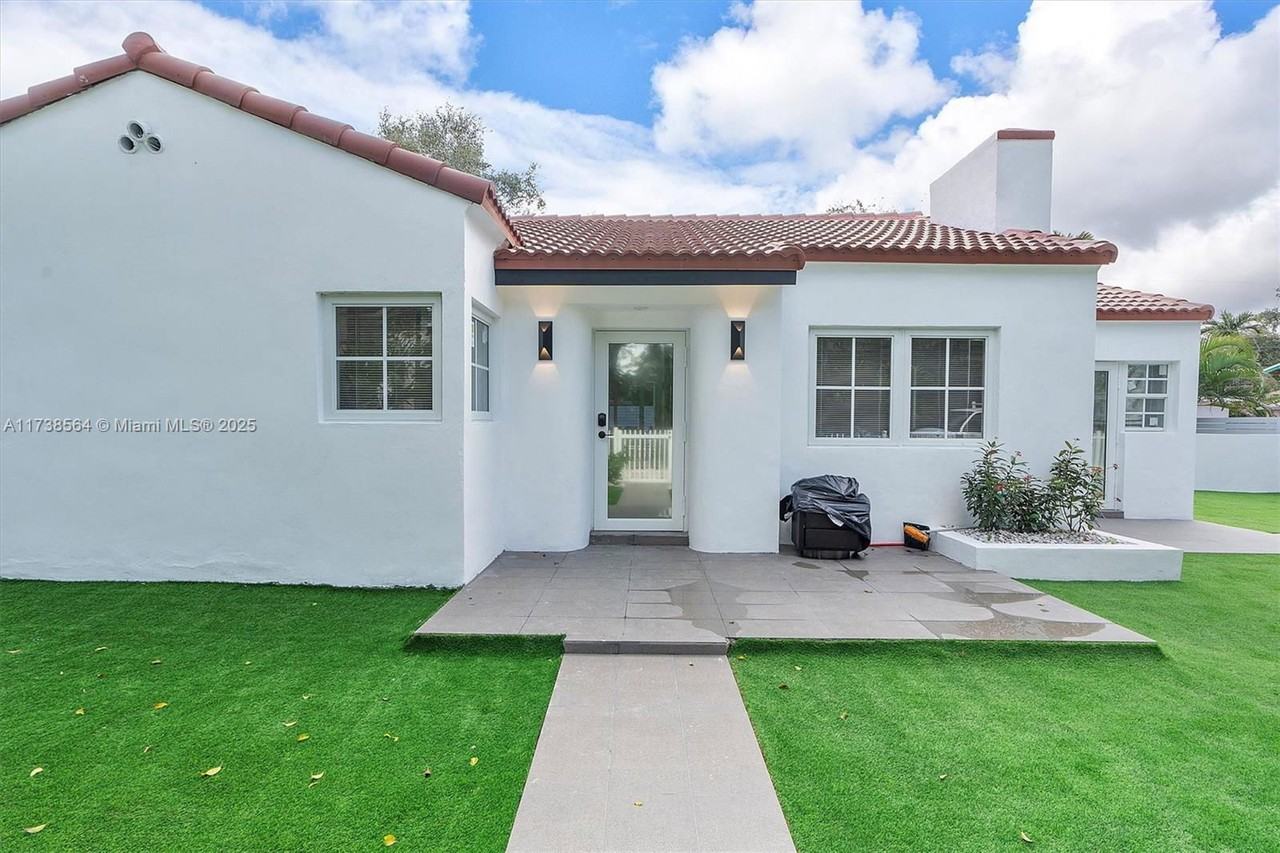 58 Ne 45th St - Photo 5 of 8