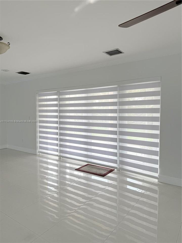 15730 Sw 152nd Ave - Photo 4 of 4