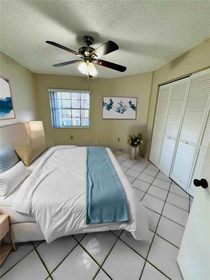 4732 Nw 98th Pl - Photo 3 of 8