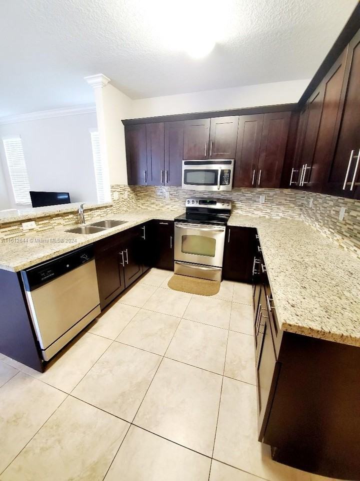 8163 Nw 115th Ct - Photo 2 of 8