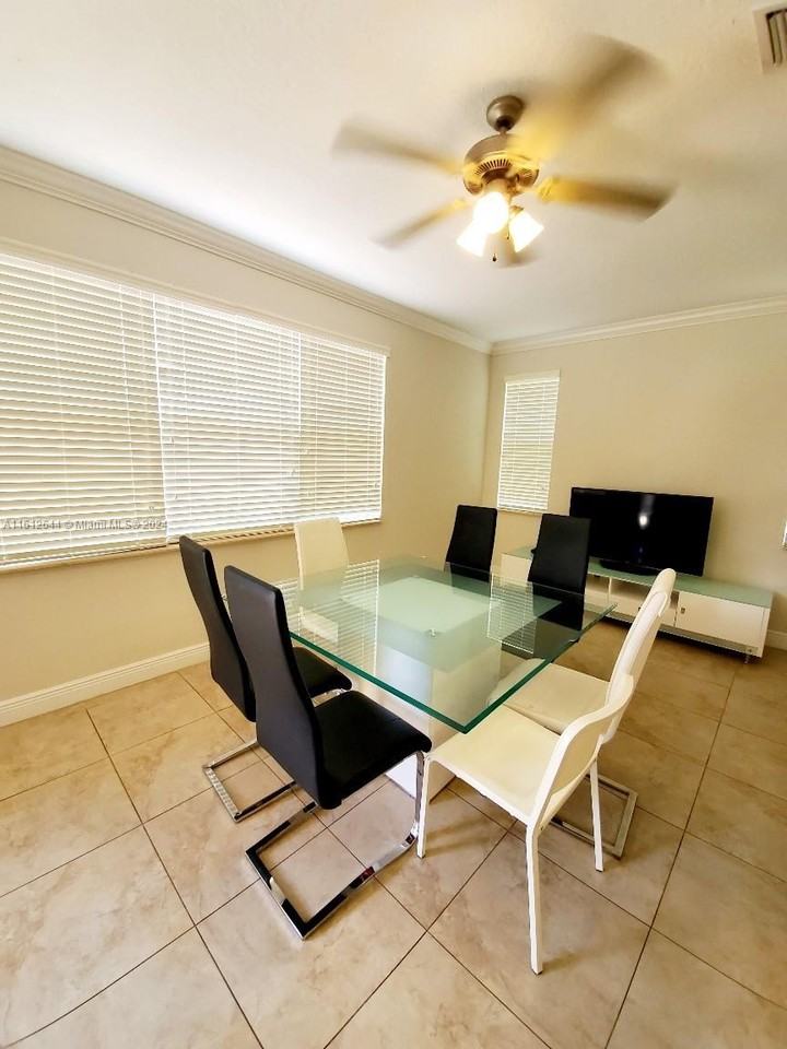 8163 Nw 115th Ct - Photo 4 of 8