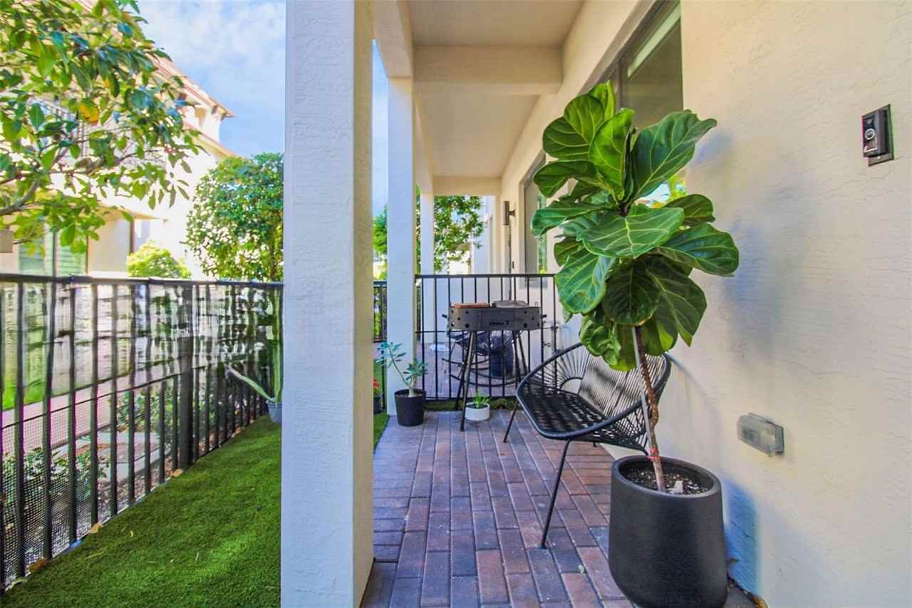 4845 Nw 83rd Pkwy - Photo 3 of 8