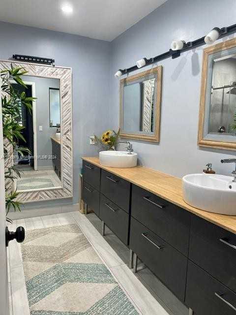 9301 Sw 165th St - Photo 6 of 8