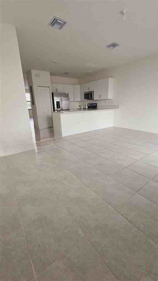 3228 W 114th Ter - Photo 4 of 8