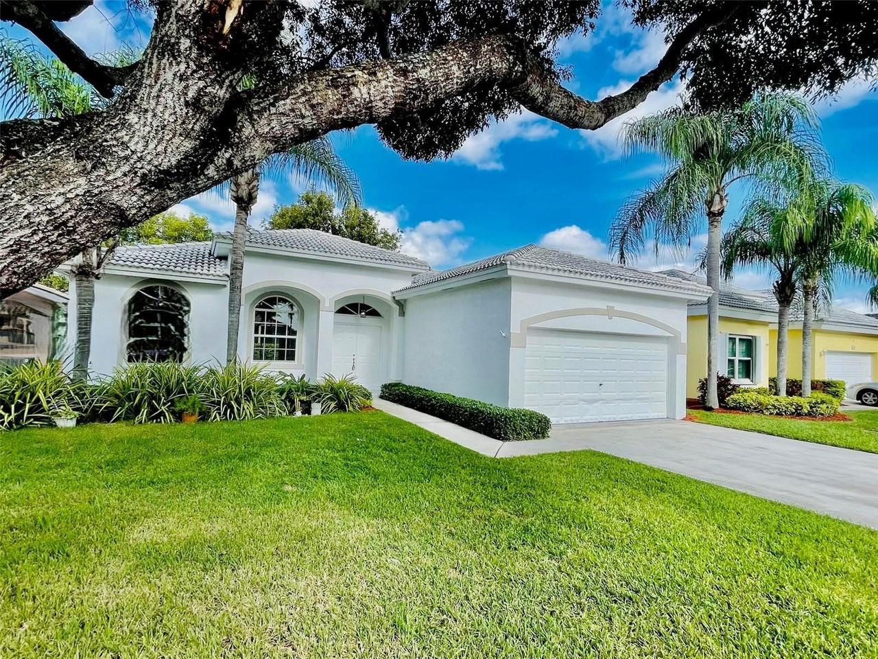 2645 Se 5th Ct - Photo 2 of 8