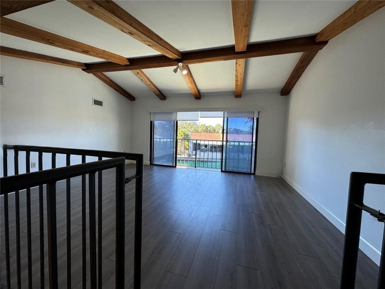 15077 Montrose Rd - Photo 3 of 8