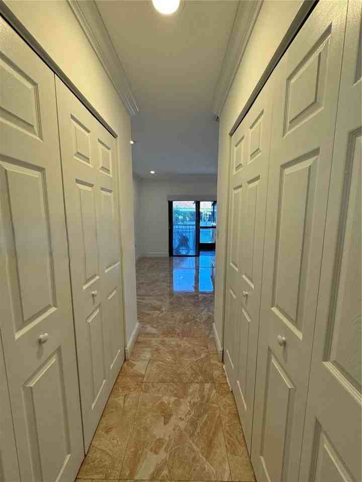 15077 Montrose Rd - Photo 6 of 8