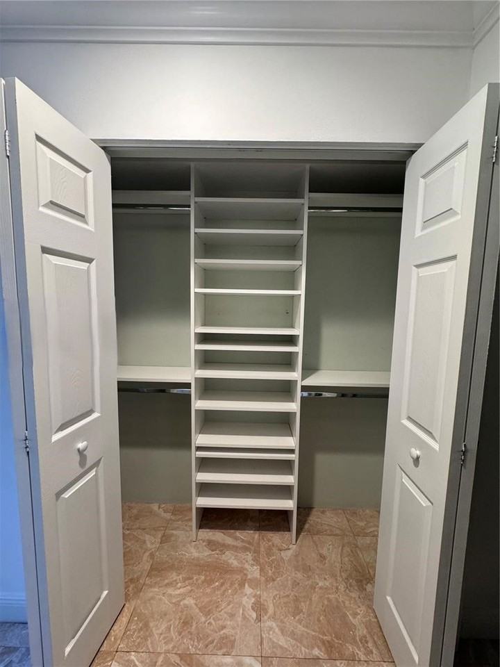 15077 Montrose Rd - Photo 7 of 8