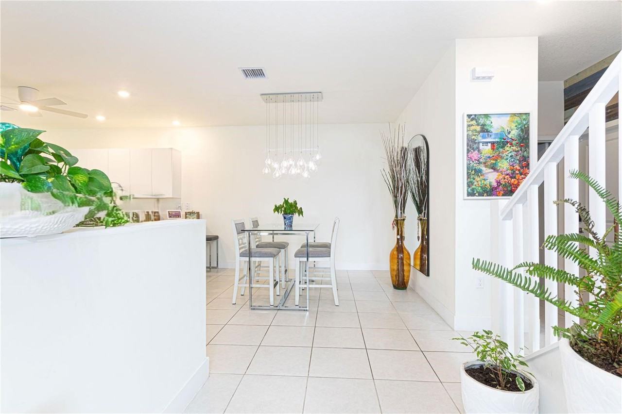 4260 Nw 82nd Ave - Photo 3 of 8