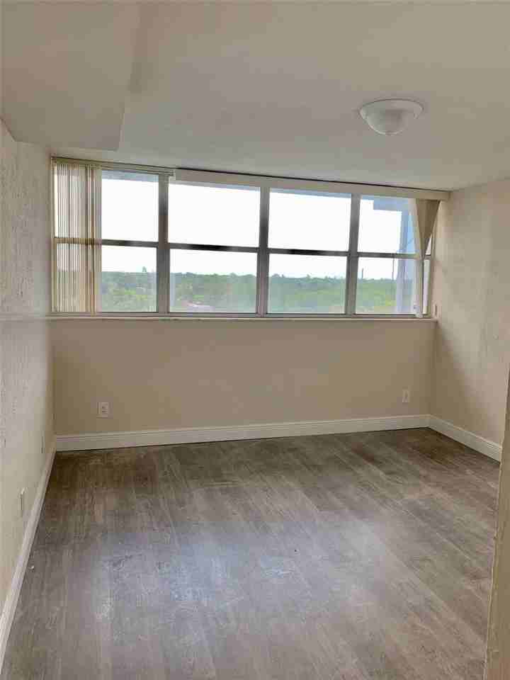 700 Nw 214th St #721 - Photo 4 of 8