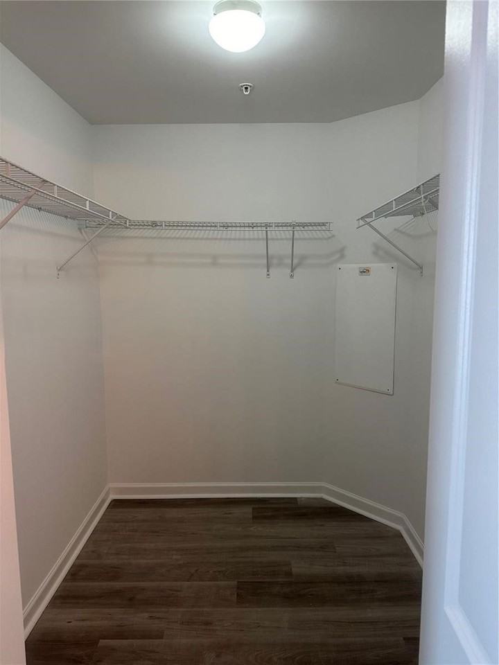 7900 Harbor Island Dr #1404 - Photo 6 of 8