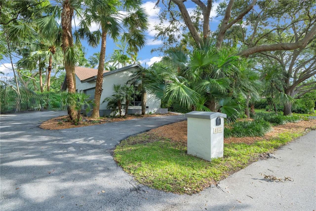 8155 Sw 170th St - Photo 2 of 8