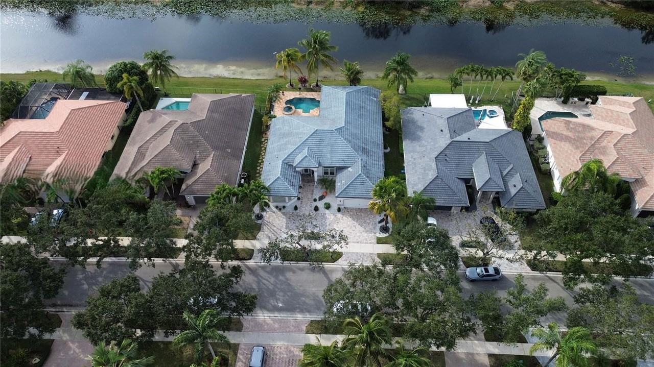 3763 Oak Ridge Cir - Photo 5 of 8