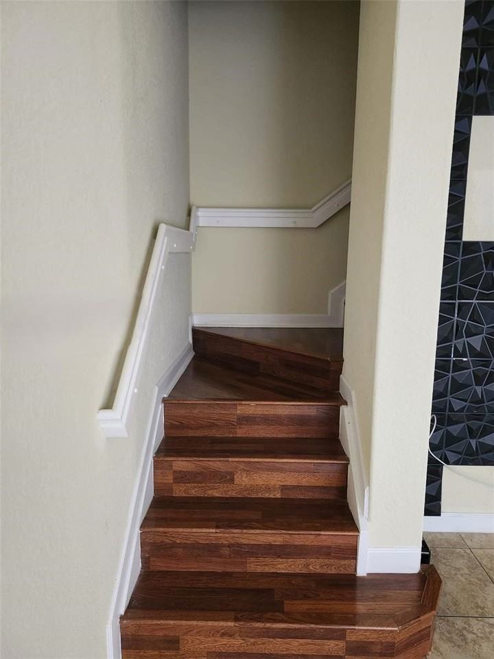 11035 Nw 86th Ter - Photo 6 of 8