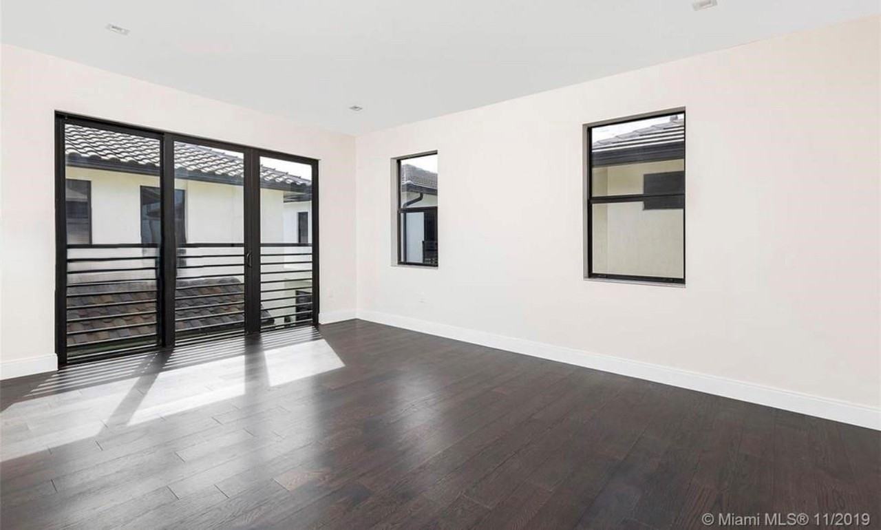 8268 Nw 46th Ter - Photo 6 of 8