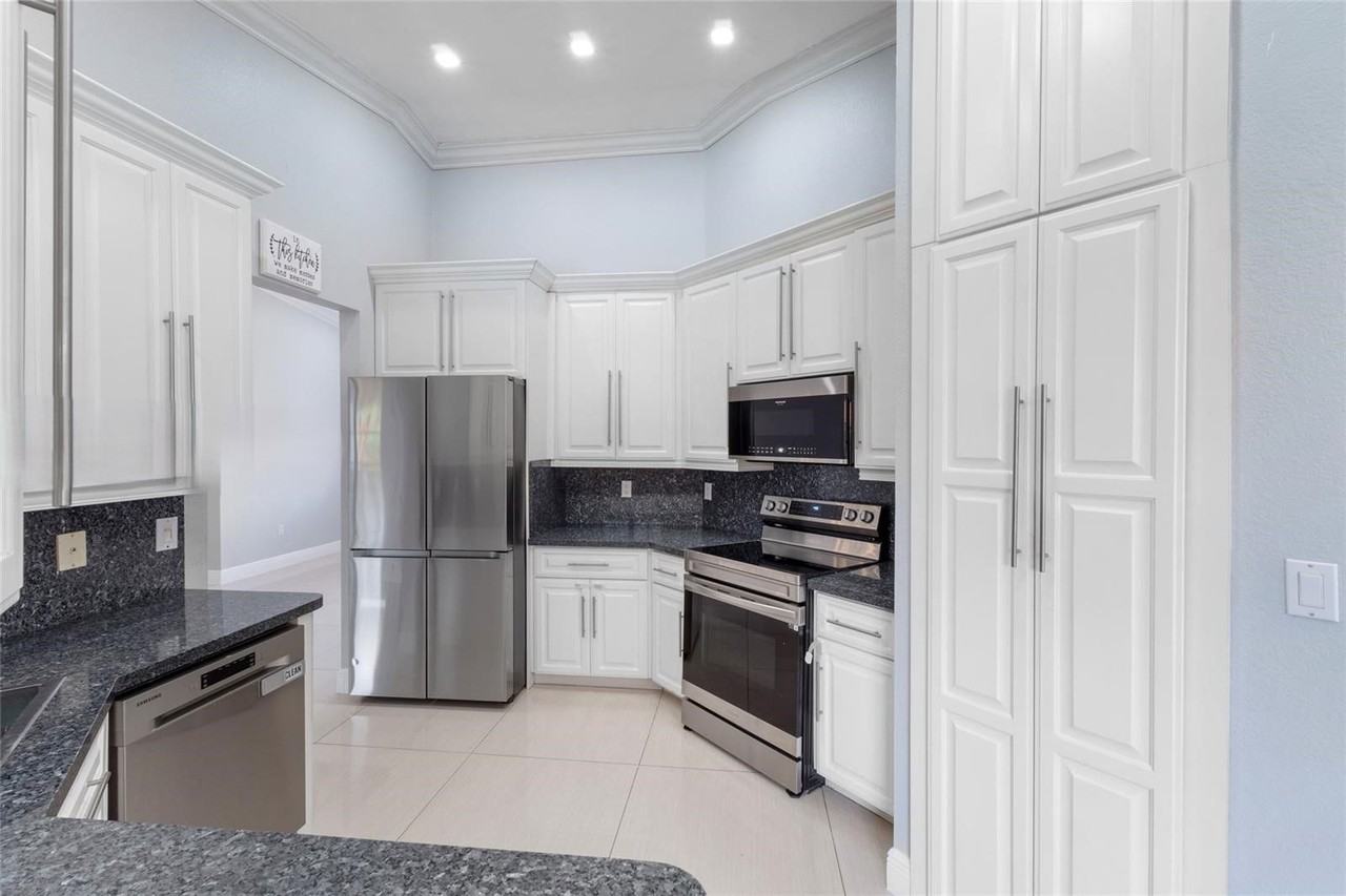 6821 Winged Foot Dr - Photo 6 of 8