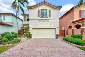 featured image of 11247 Nw 44th Ter